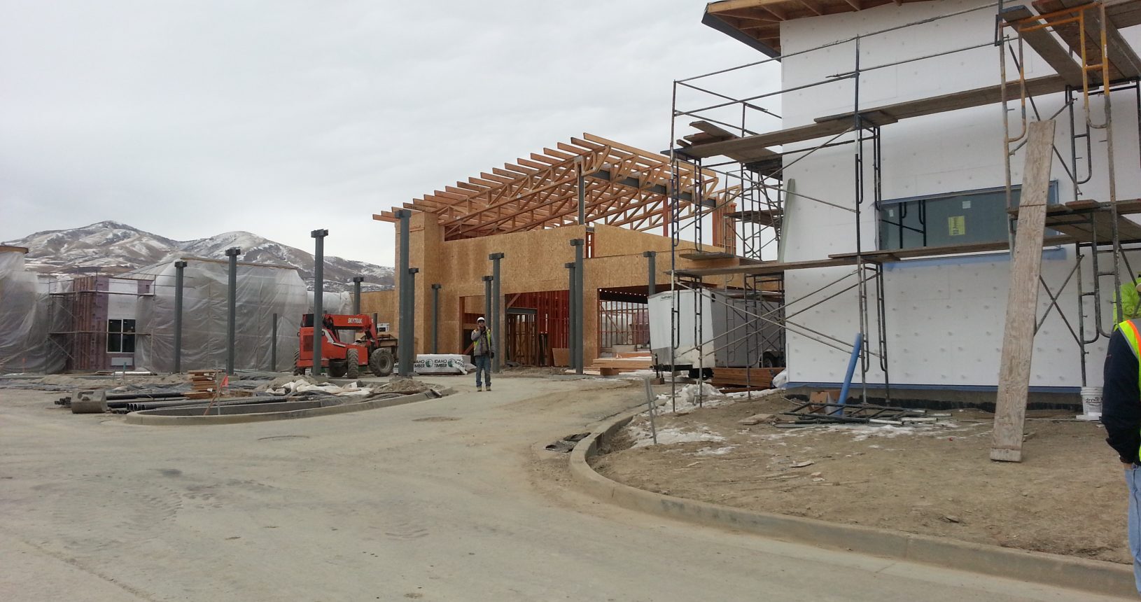 A construction site with scaffolding around the building.